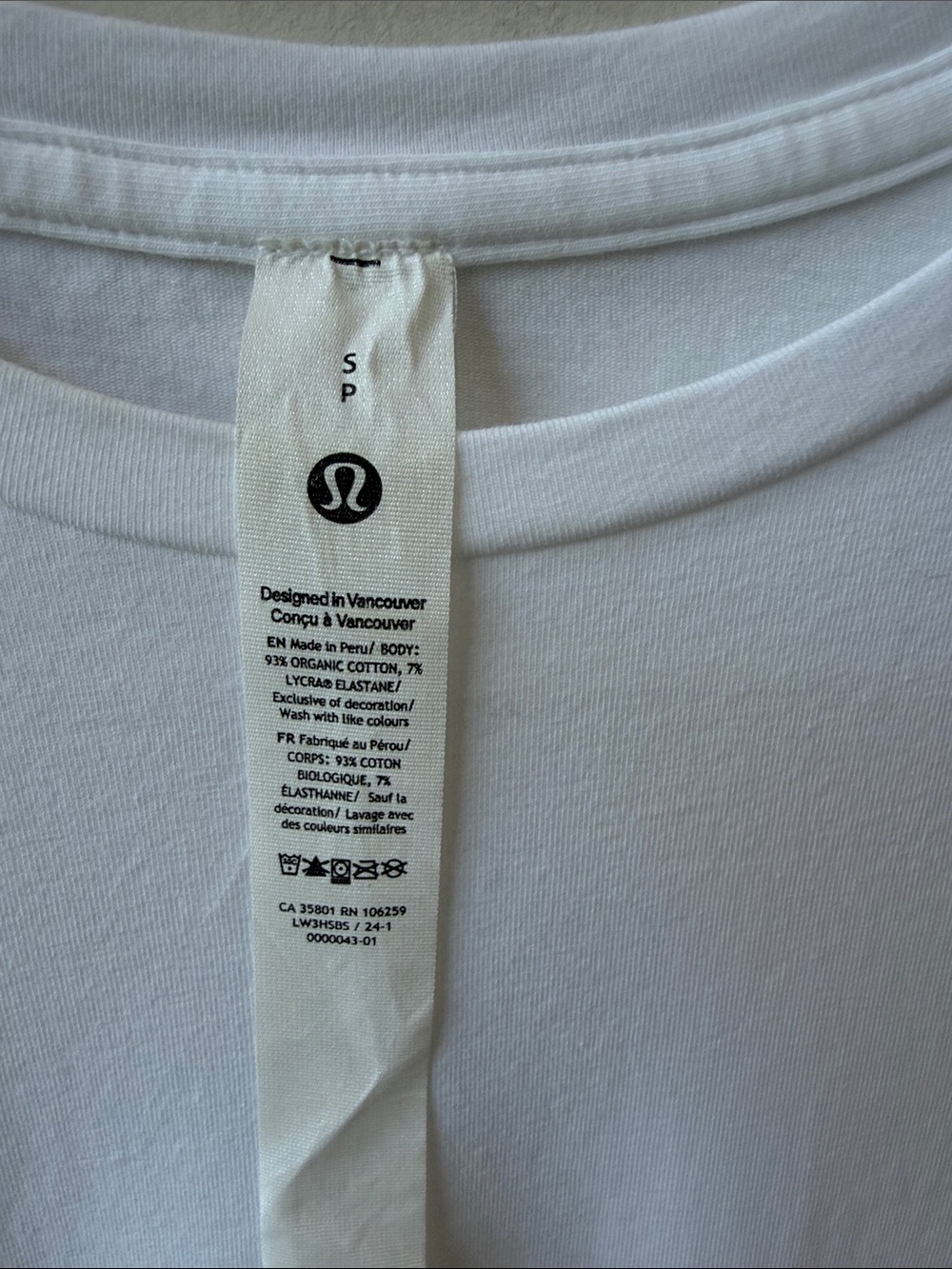 Lululemon Women’s Short Sleeve Crew Tee in White - Picture 2 of 4